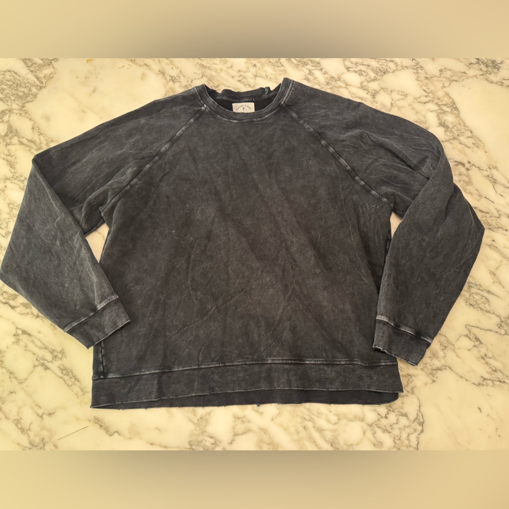 EUC Electric & Rose Black Sweatshirt Size L